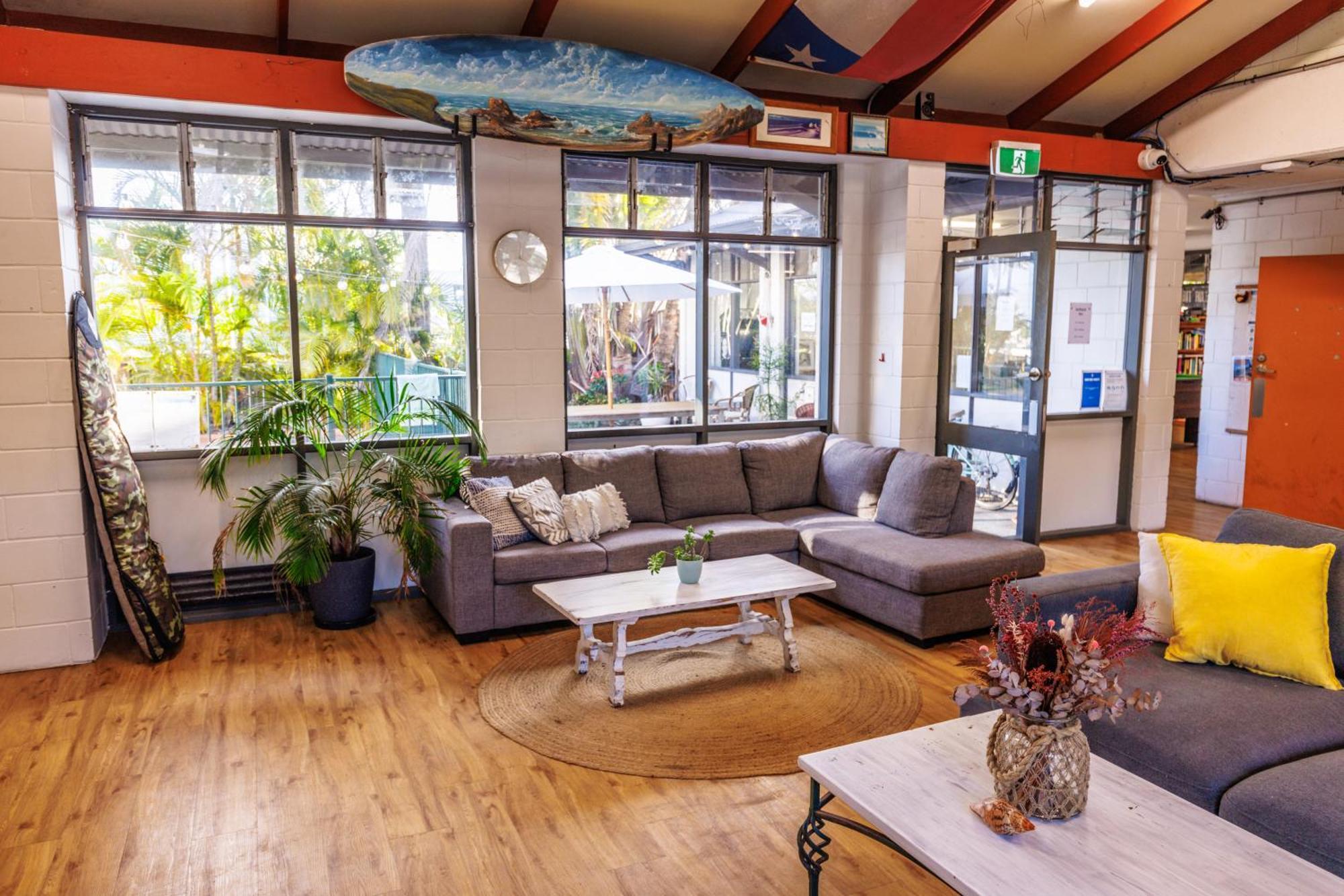 Yha Coolangatta Gold Coast Hostel Exterior foto
