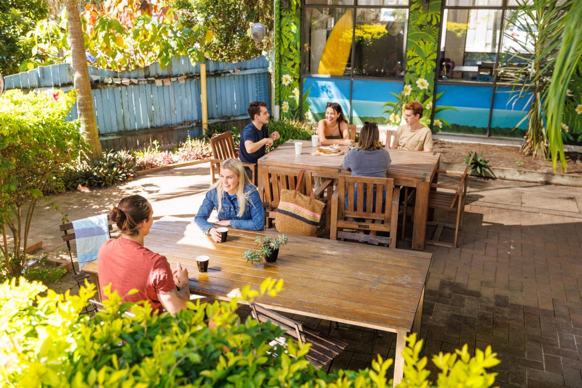 Yha Coolangatta Gold Coast Hostel Exterior foto